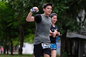 BIB: 1907
                            <button type="button" onclick="openModal(4727833)" class="btn btn-primary btn-sm float-right btn-popup" data-toggle="modal" data-target=".modal-high-quality">
                        <i class="fas fa-shopping-cart"></i> Add to Cart
                    </button>
                                            <button type="button" onclick="isThisMe(4727833, true)" class="btn btn-success btn-sm float-right btn-popup btn-isme hidden" data-toggle="tooltip" data-placement="bottom" title="นี่คือรูปของคุณใช่ไหม คลิกที่นี่เพื่อเอาเข้าอัลบั้ม">
                        <i class="fas fa-plus"></i> Add to album
                    </button>
                    <button type="button" onclick="isThisMe(4727833, false)" class="btn btn-warning btn-sm float-right btn-popup btn-isnotme hidden">
                        <i class="fas fa-ban"></i> Remove from album
                    </button>